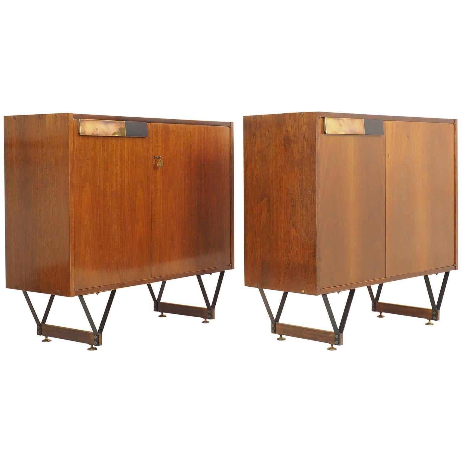 Italian Rare Couple of Exclusive Cabinets, Attributed to Ico Parisi, 1950s In Excellent Condition In Milano, IT