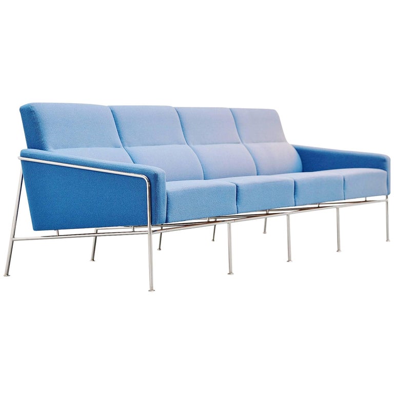 Arne Jacobsen Sofa Model 3300/4 Fritz Hansen, Denmark, 1957 at 1stDibs