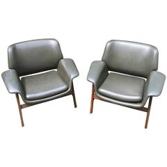 Set of Two Armchairs by Frattini for Cassina