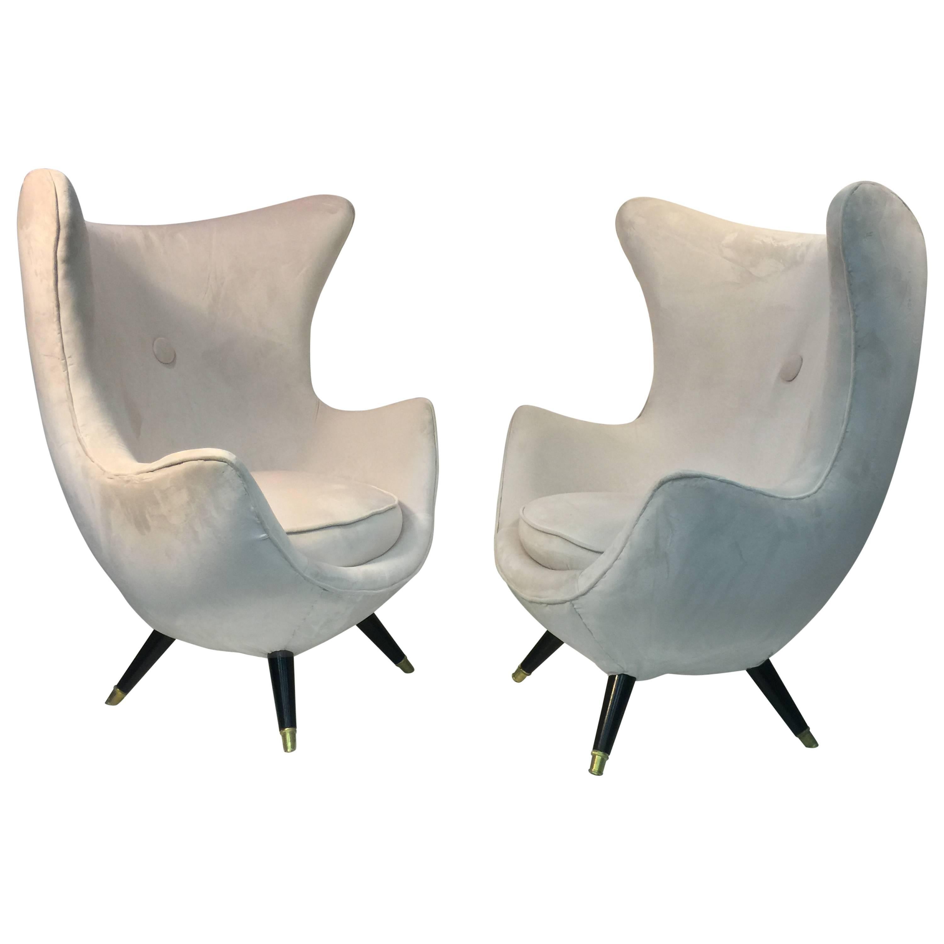 Stunning Pair of Sculptural Lounge Chairs in the Manner of Carlo Mollino For Sale