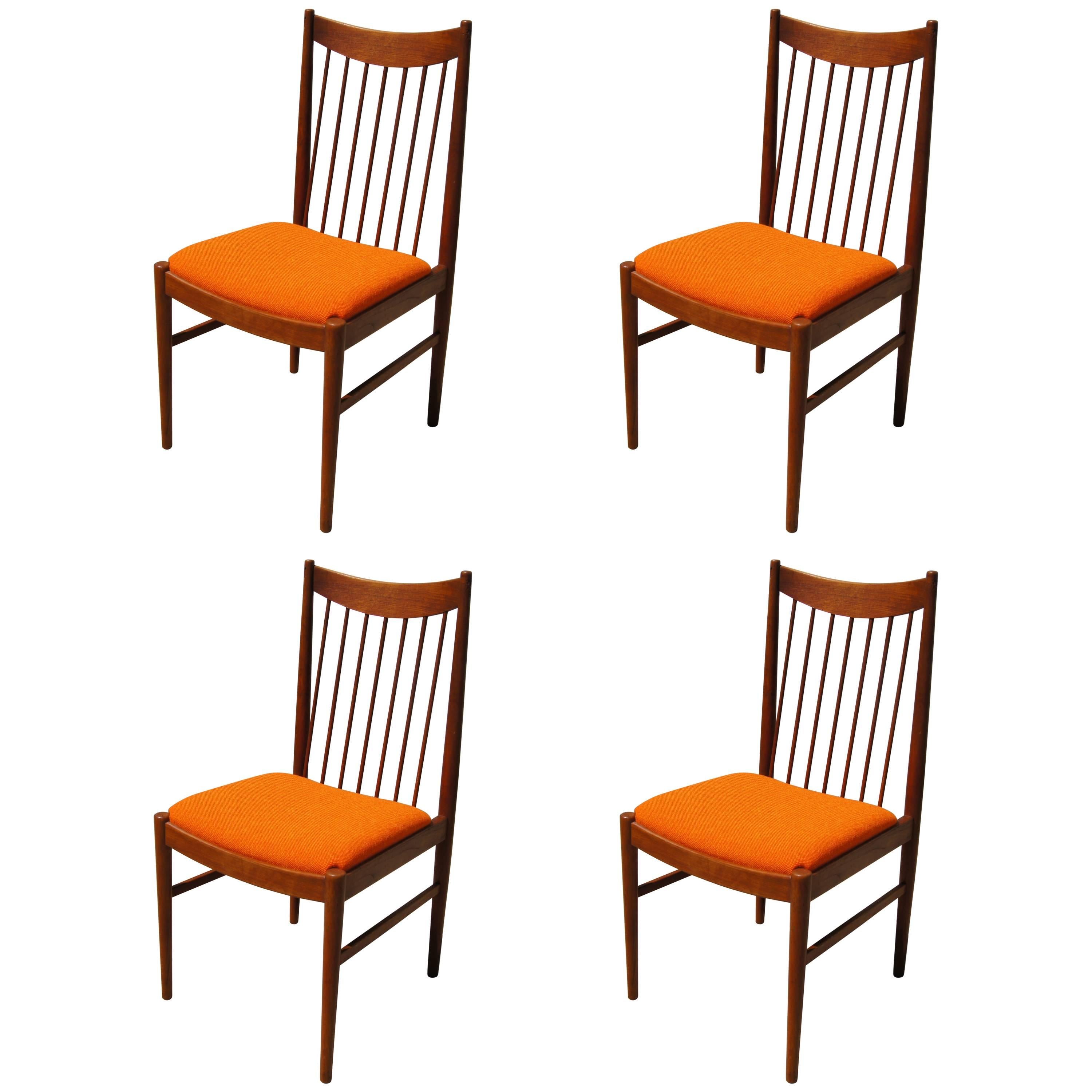 Ensemble de quatre chaises à manger en teck d'Arne Vodder pour Sibast en vente