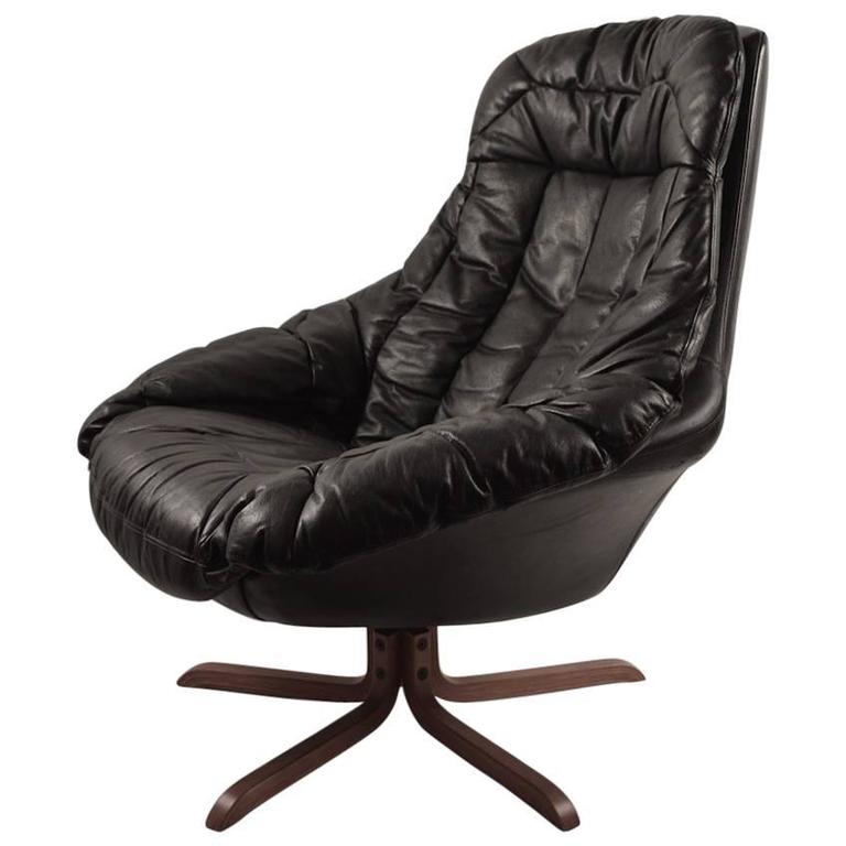 Leather Swivel Chair Attributed to Westnofa For Sale at 1stdibs