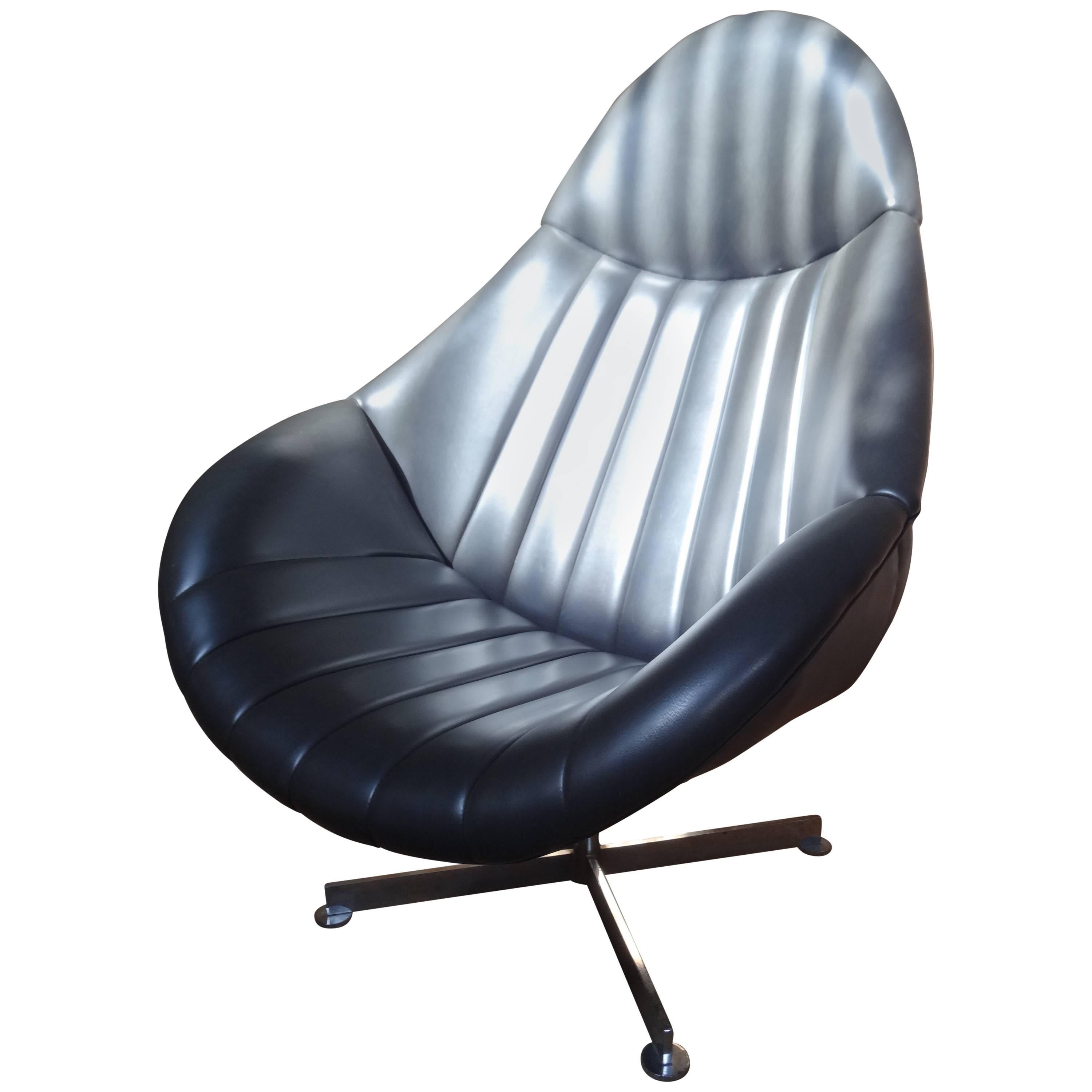 1960s Dark Grey/Black Rohe Noorwolde Leather Egg Chair in Mint Condition For Sale