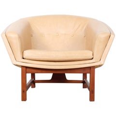 Vintage Scandinavian "Corona" Easy Chair in Leather, by Lennart Bender
