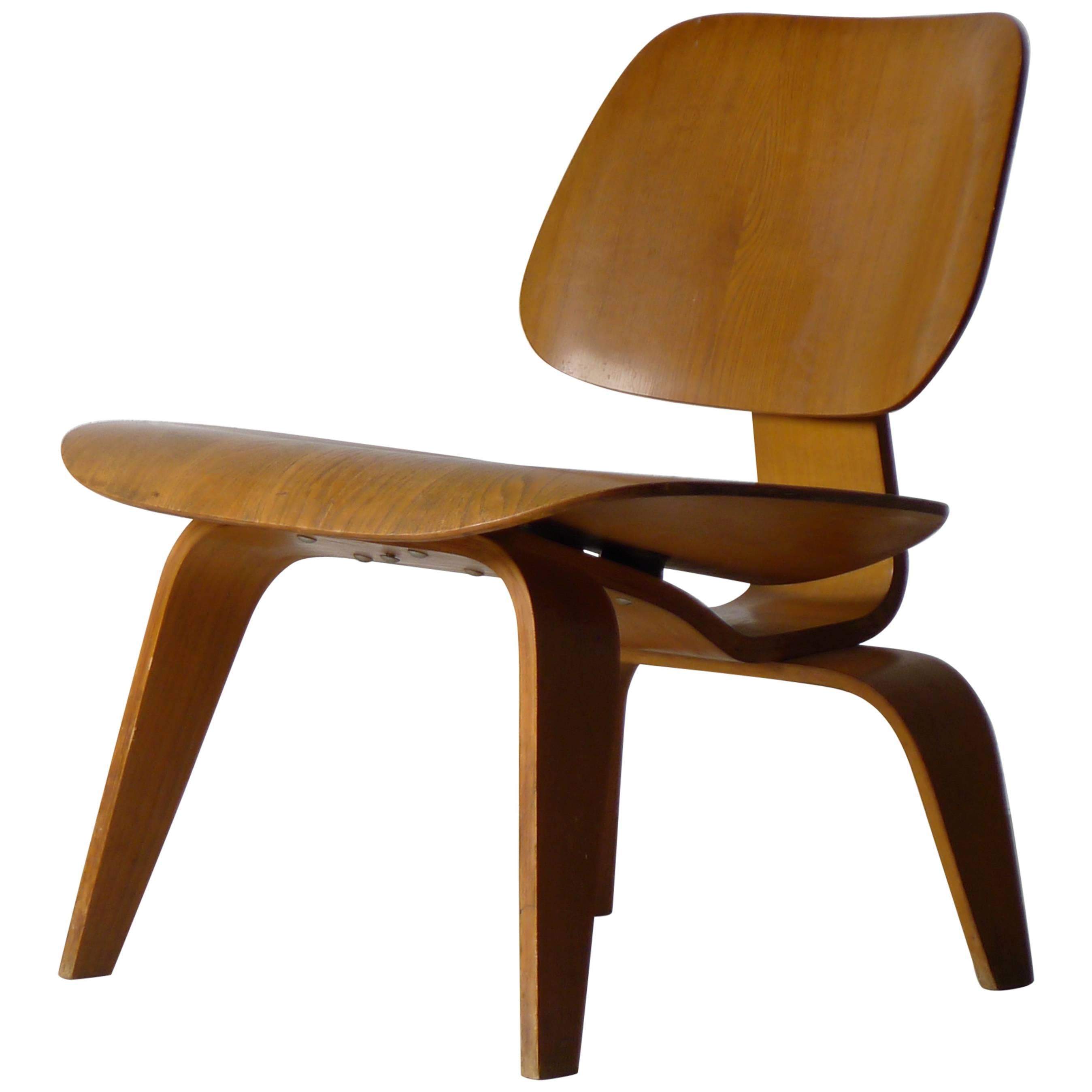 Eames LCW, Labelled, 1947