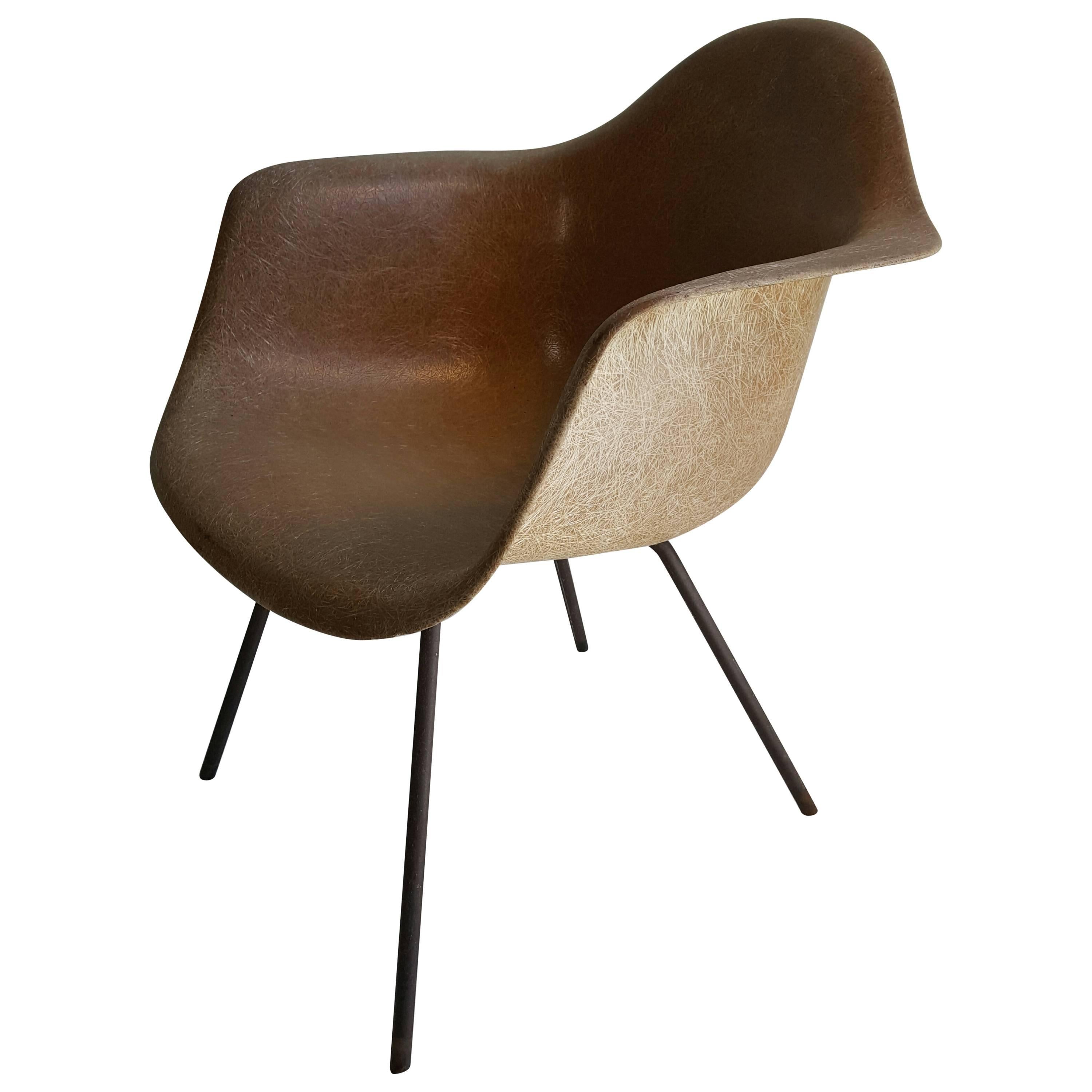 Early 2nd Generation Charles and Ray Eames Arm Shell Chair For Sale