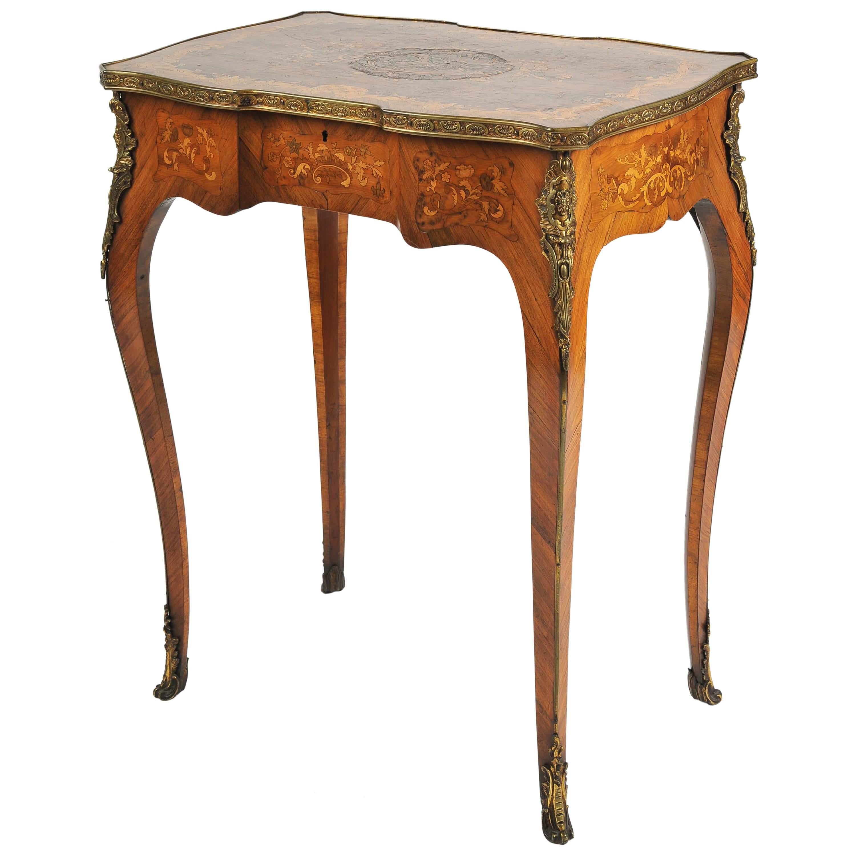 Ancienne table d'appoint française