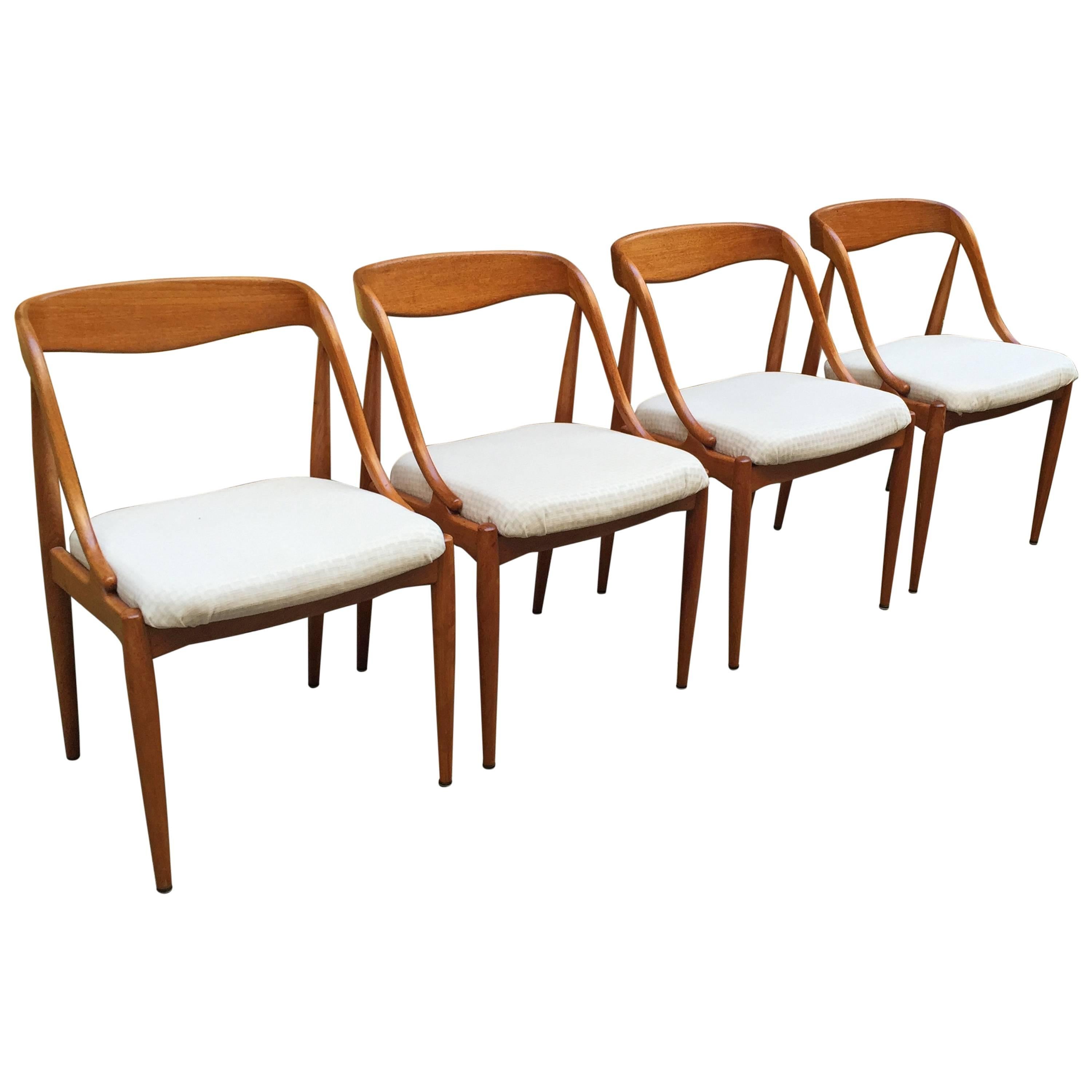 Set of Four Johannes Andersen Teak Dining Chairs for MM Moreddi, Denmark