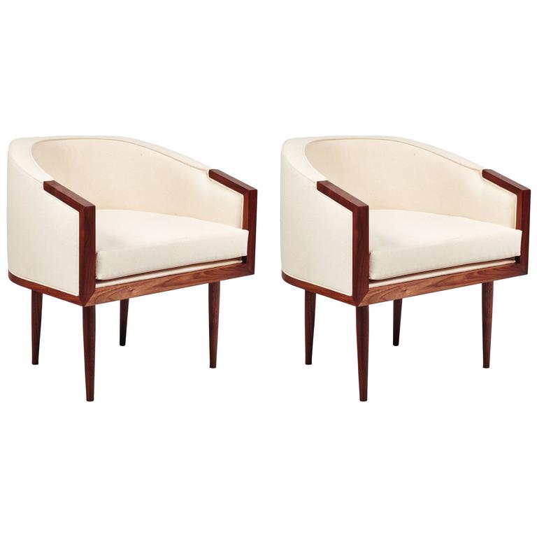 Walnut Banded Barrel Back Chair with HandTurned, Tapered Legs For Sale at 1stdibs