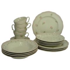 Westbury Court China Stephanie Pts International 20-Piece Set Service for Four