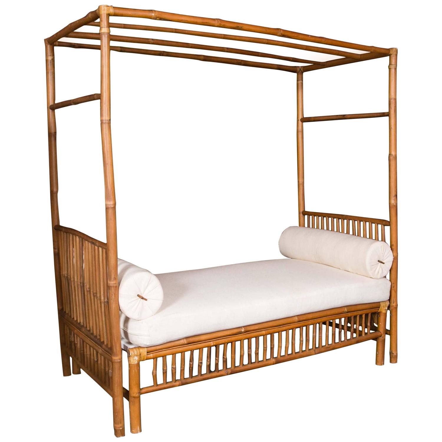 Rattan Daybed For Sale at 1stdibs