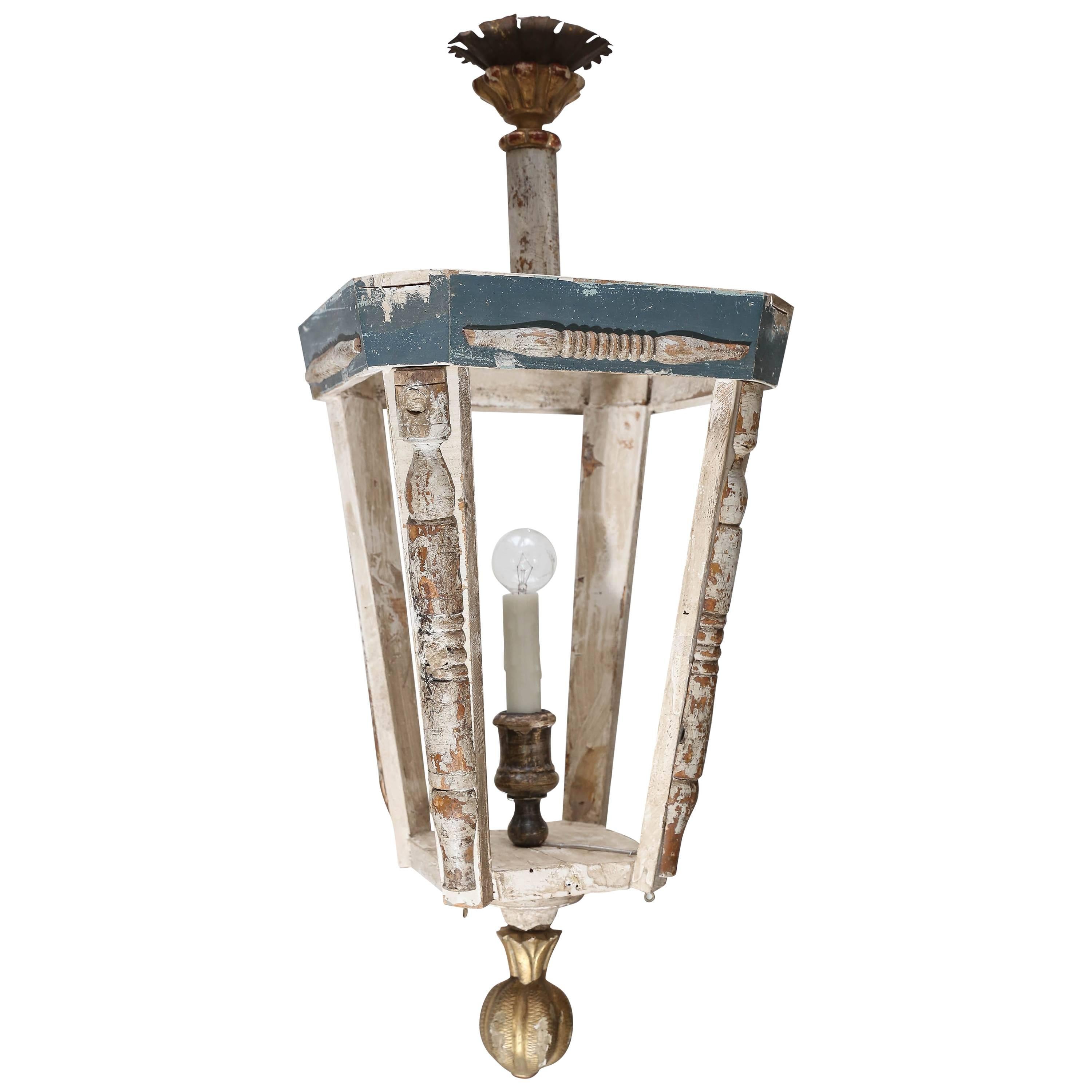 Lanterne en bois fabriquée à partir de pièces d'autel italiennes anciennes en vente