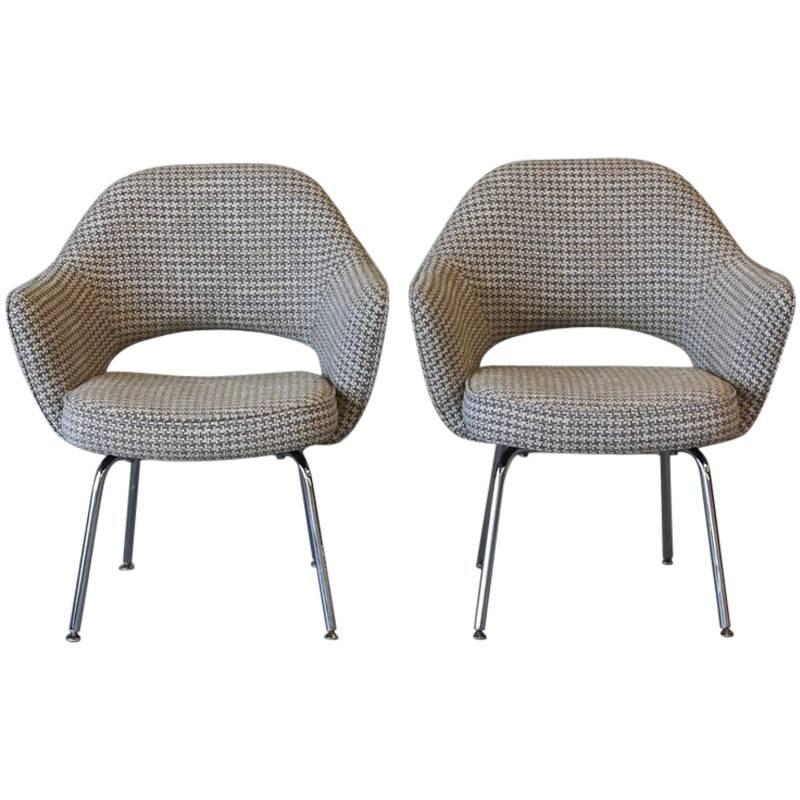 Pair of Saarinen Executive Side Chairs, Knoll International