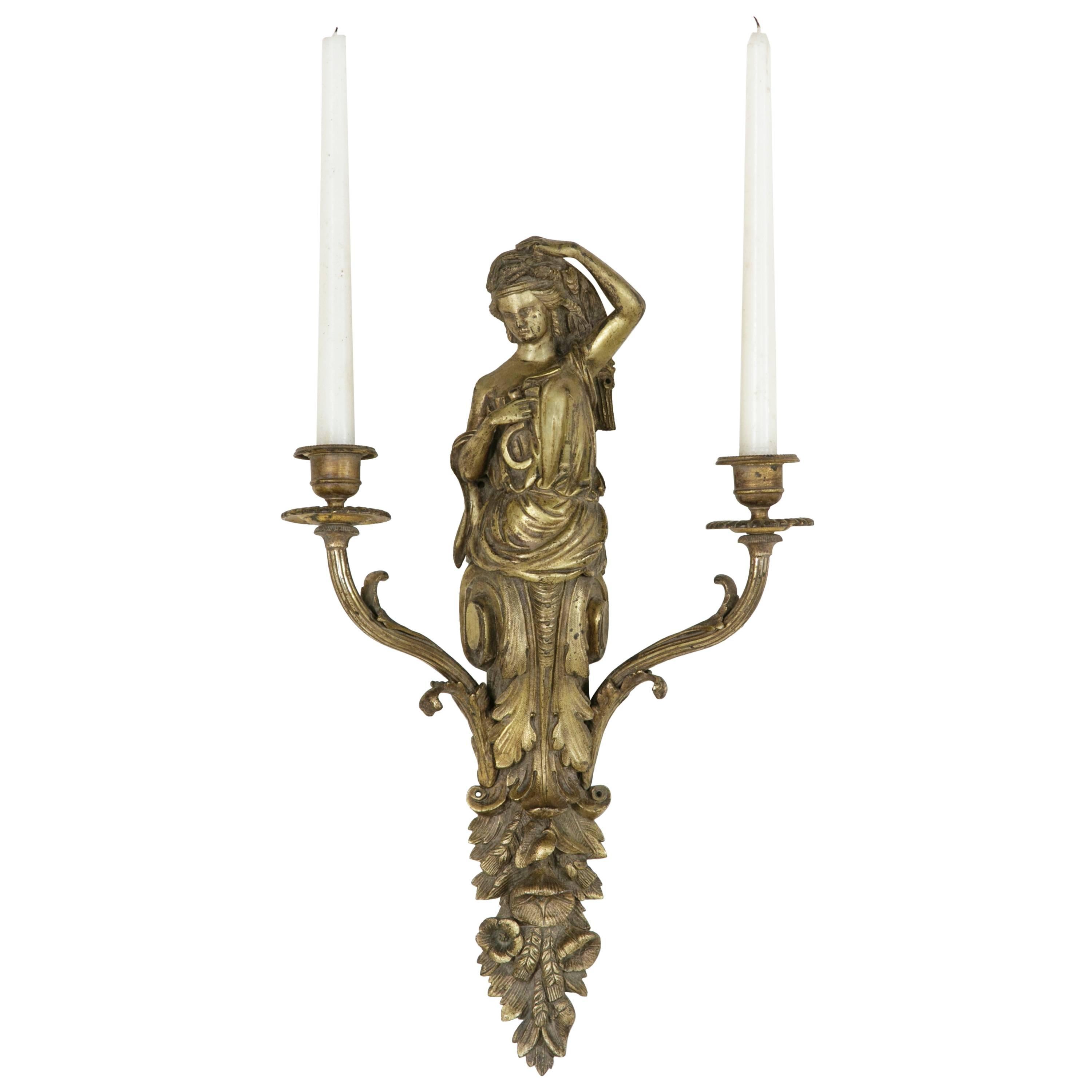 Grande applique in bronzo francese del periodo Napoleone III con figura femminile classica