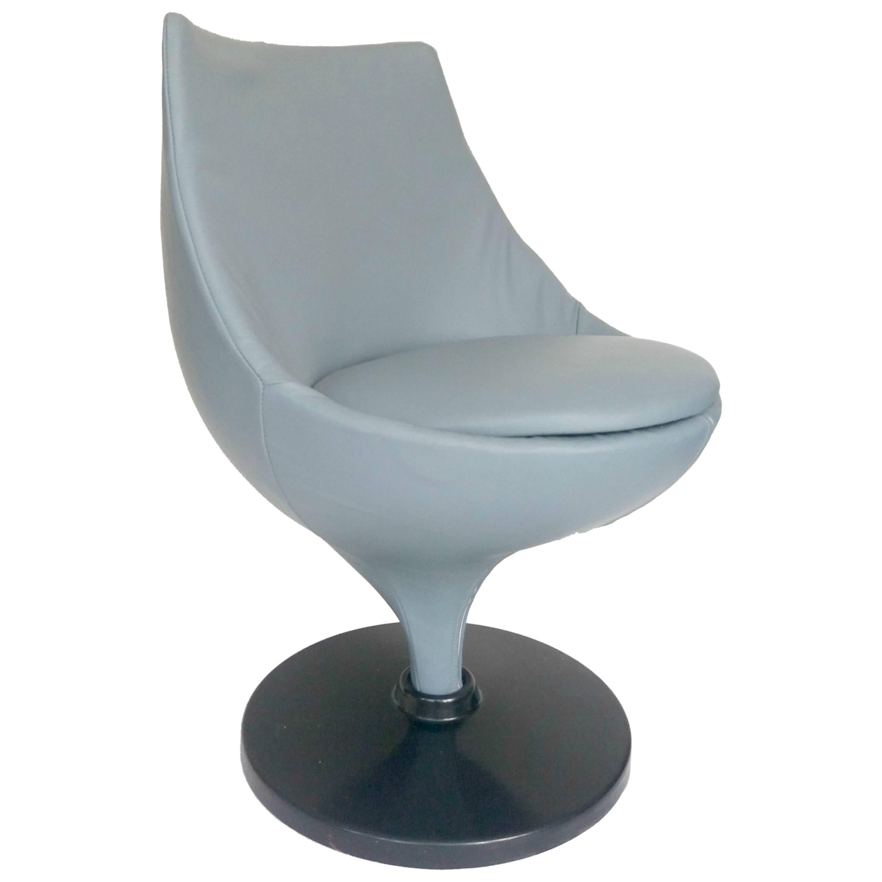 Pierre Guariche Swivel Chair Upholstered in Fine Leather For Sale