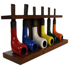 Six pipes à tabac danoises modernes dans un support en teck