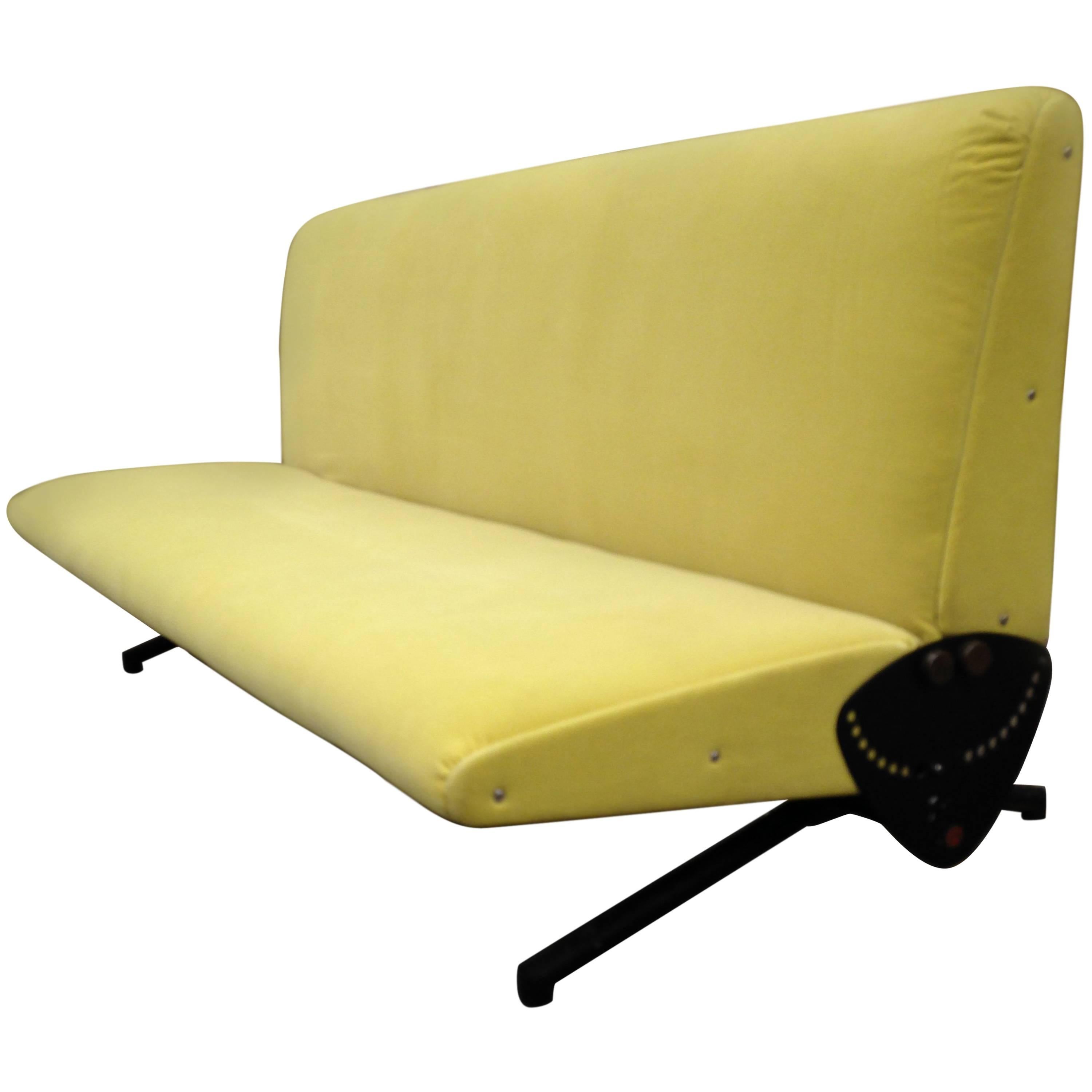 Italian Midcentury D 70 Sofa / Bed by Osvaldo Borsani for Tecno, New Upholstery