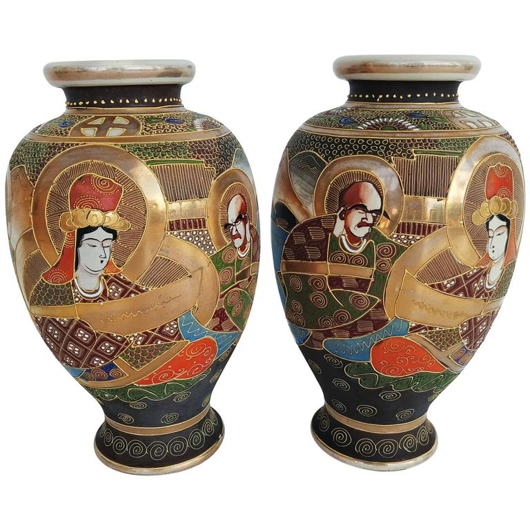 Early 20th Century Pair of Japanese Satsuma Vases in Painted Ceramic at