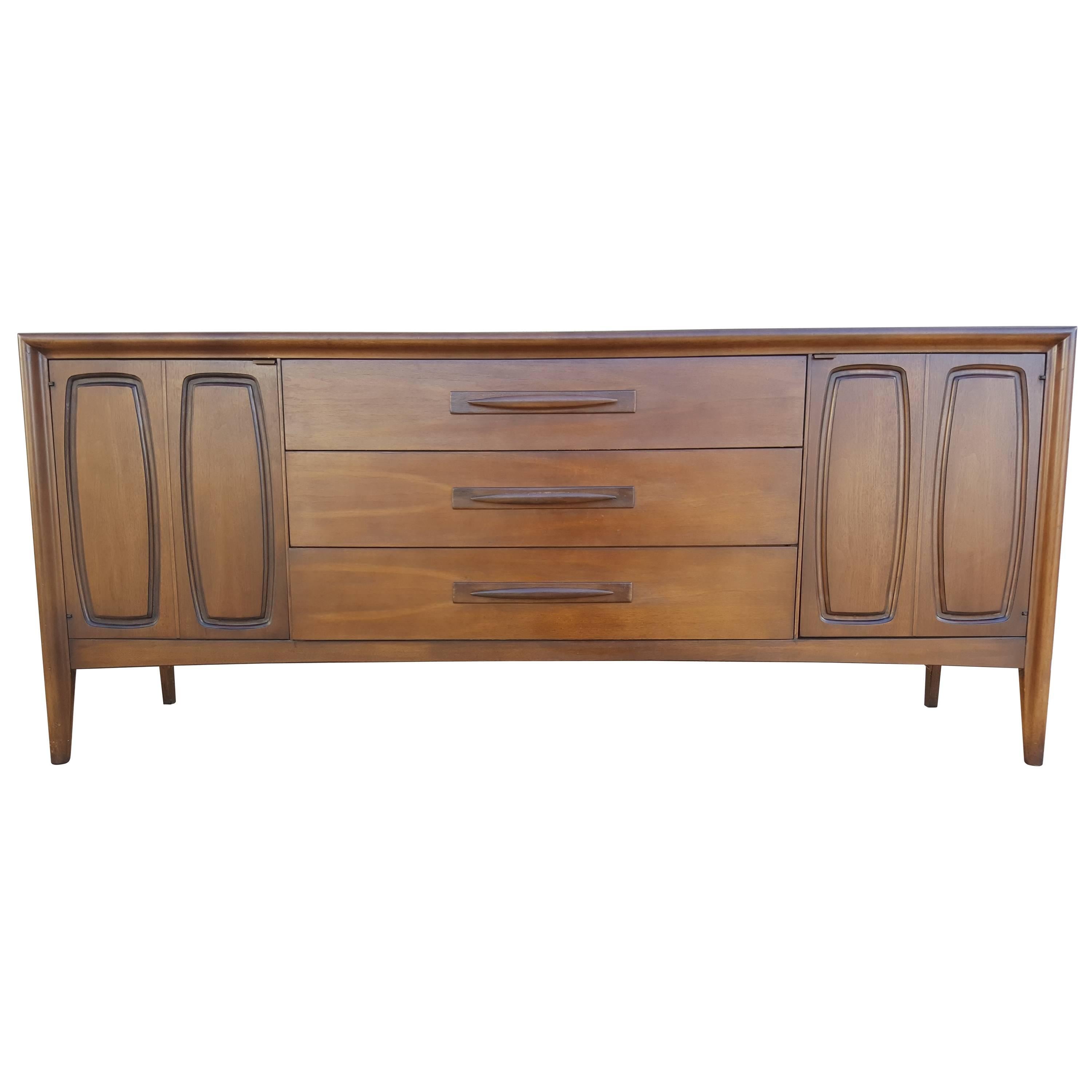 Mid-Century Modern Credenza /Dresser