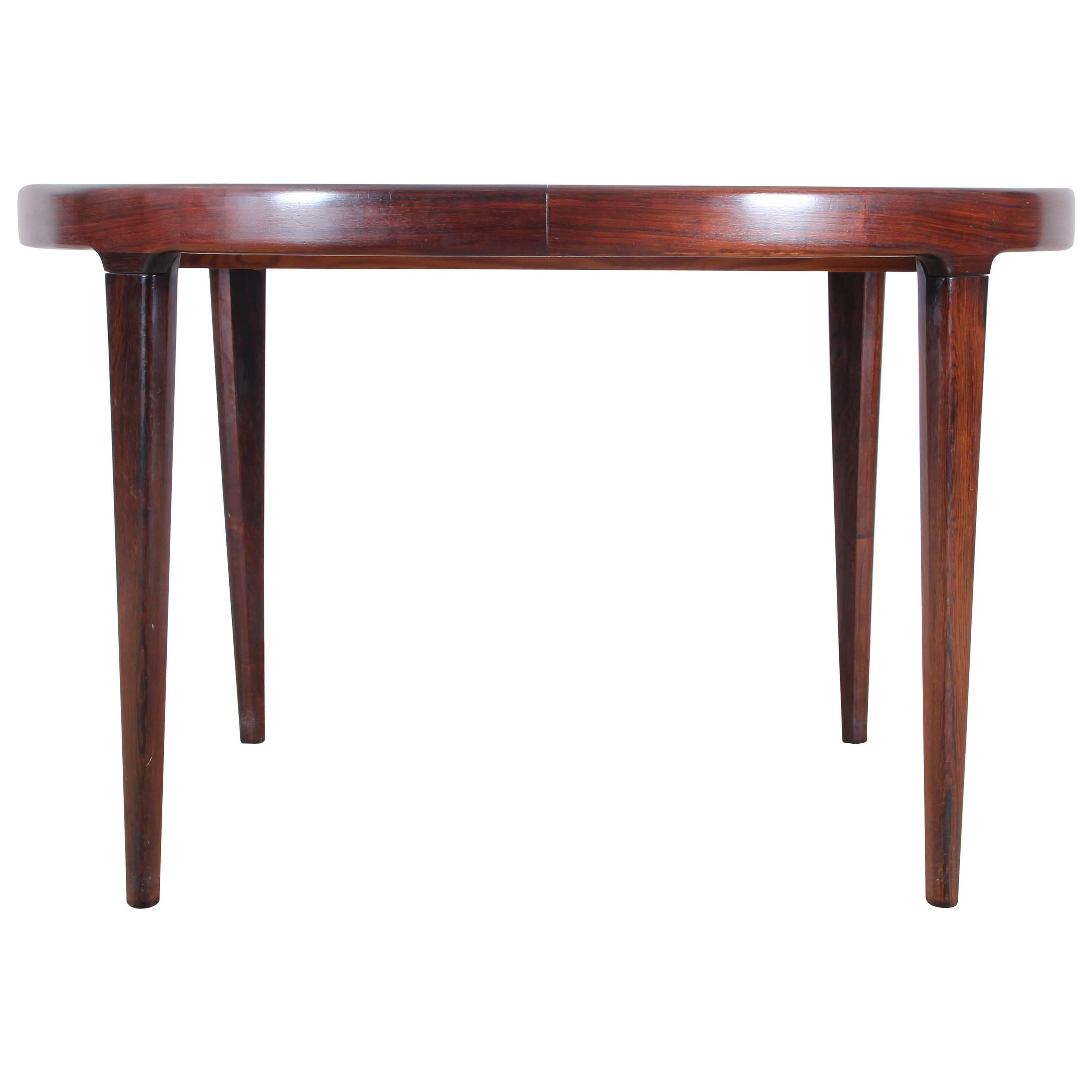 Scandinavian Round Dining Table in Rosewood For Sale