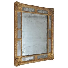 Specchio in legno dorato francese classico del XVIII secolo