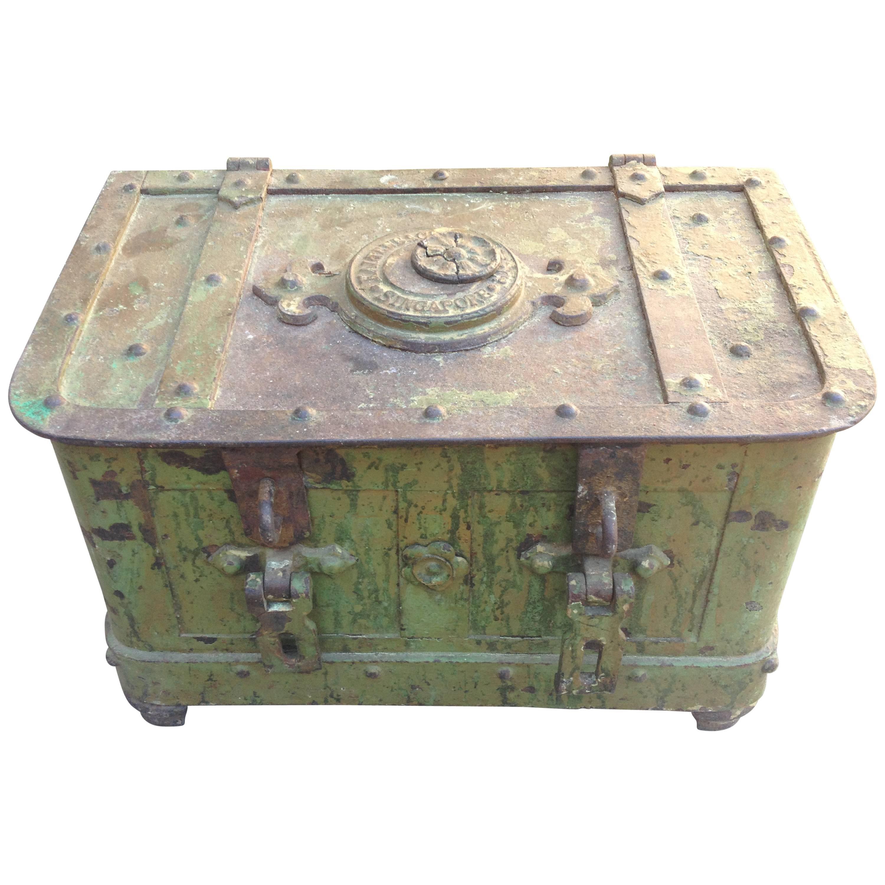 Antique Strong Box Safe iron old lock 17th century 18th 19th casket trunk  For Sale