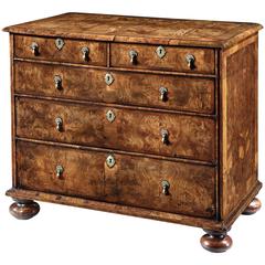 Very Fine William and Mary Figured Ash and Elm Chest of Drawers 2