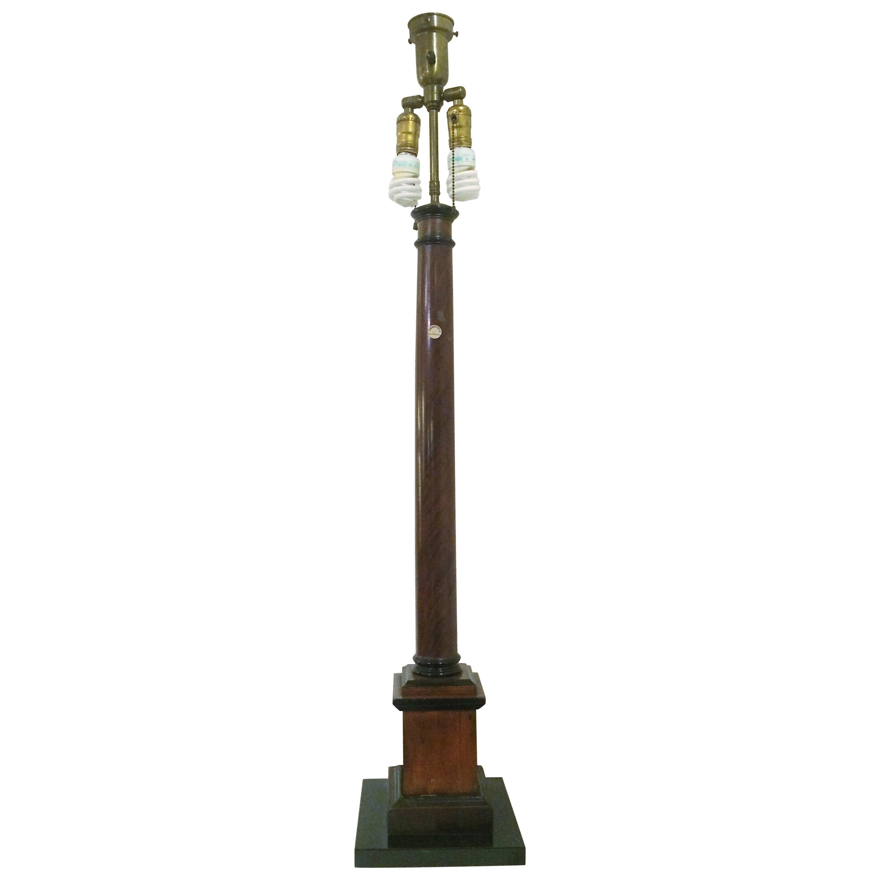 Große georgianische Tischlampe in Stickform aus dem 19. Jahrhundert im Angebot