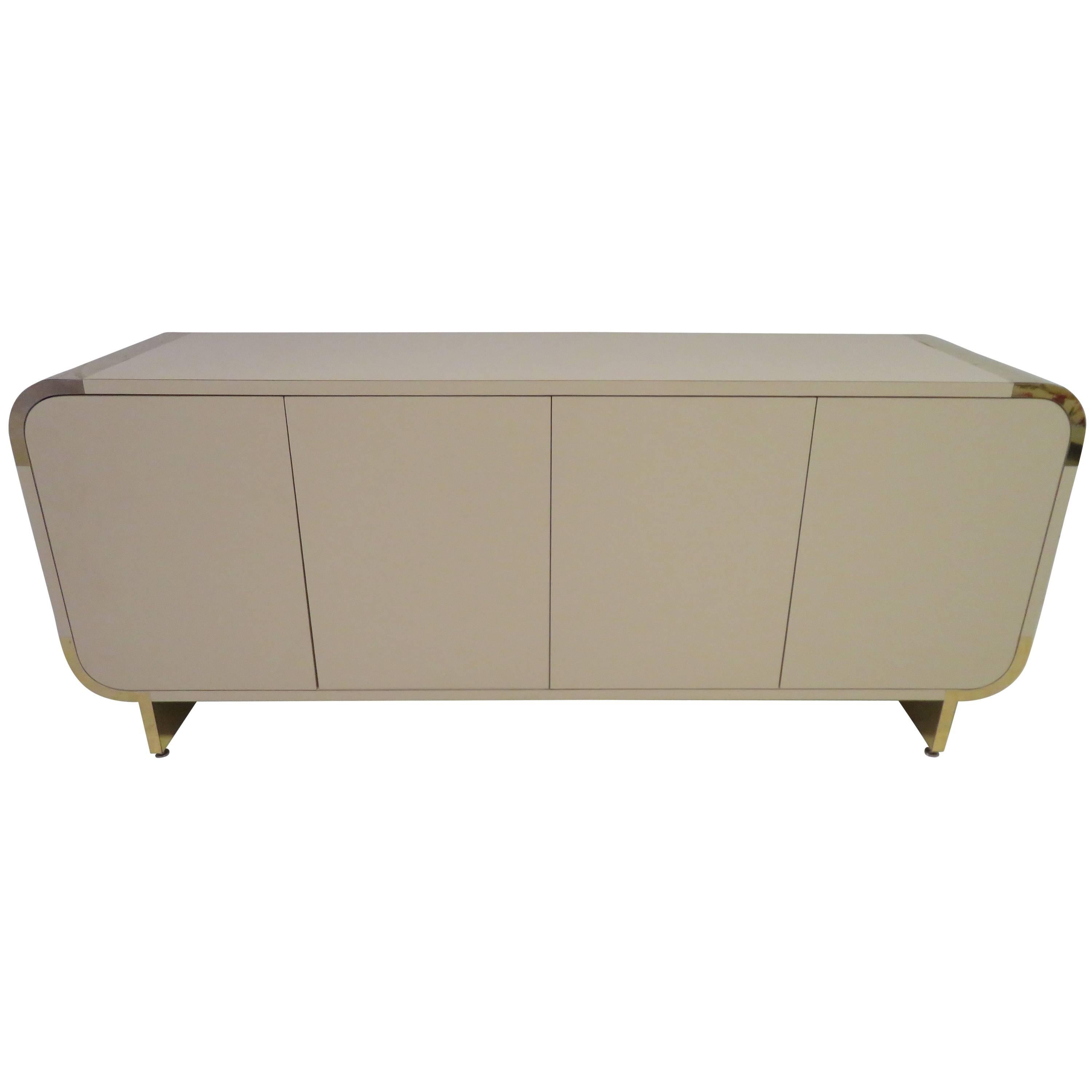 Unusual Pace Collection Curved Edge Credenza, Mid-Century Modern