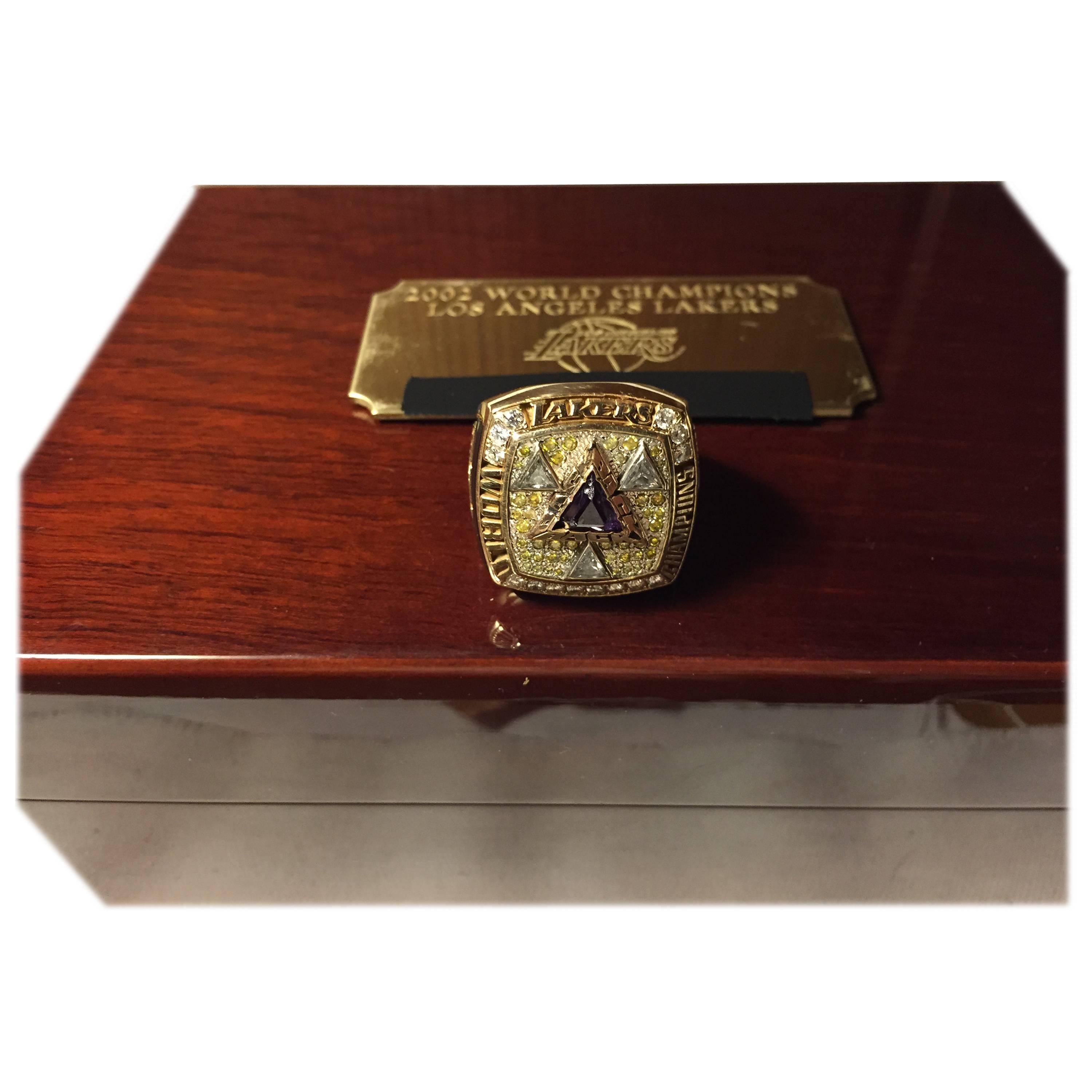 2002 Los Angeles Lakers NBA Championship Ring with Original Presentation Box For Sale