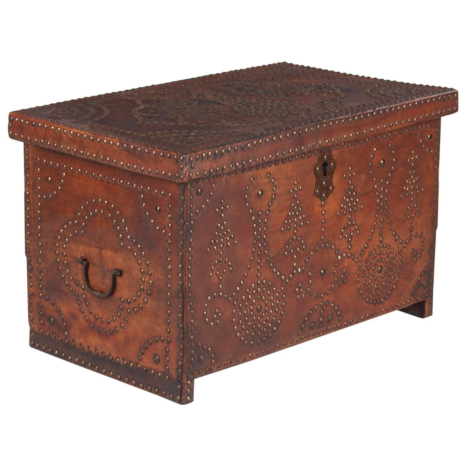 French Louis XIII Leather Trunk with Antique Nailhead Trim, Early 1800s