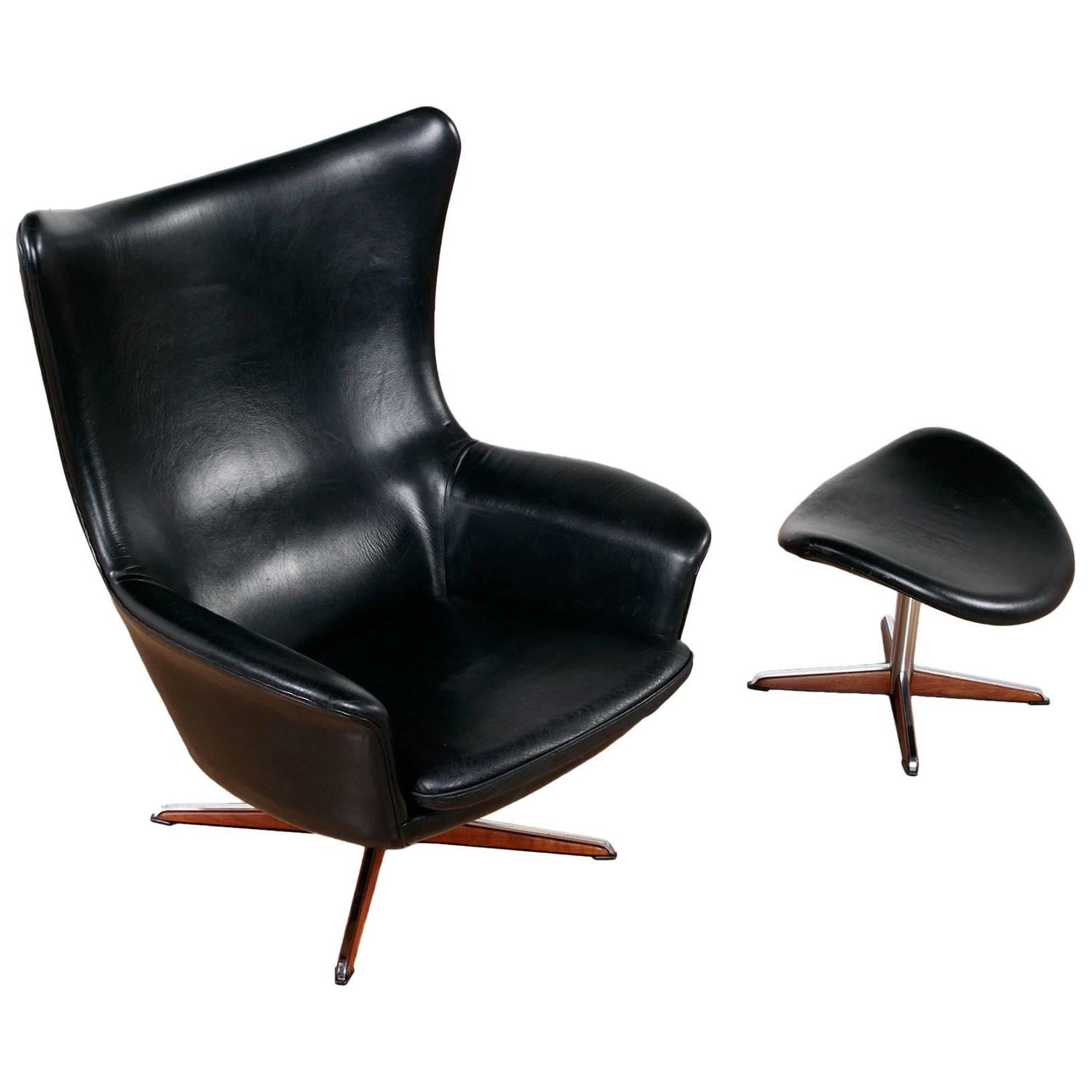 MidCentury Modern H.W. Klein Recliner with Ottoman For Sale at 1stdibs