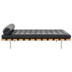 Mid-Century Modern Barcelona Daybed Couch by Mies Van Der Rohe for Knoll 