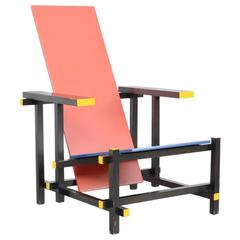 Chaise rouge et bleue de Gerrit Rietveld pour Cassina