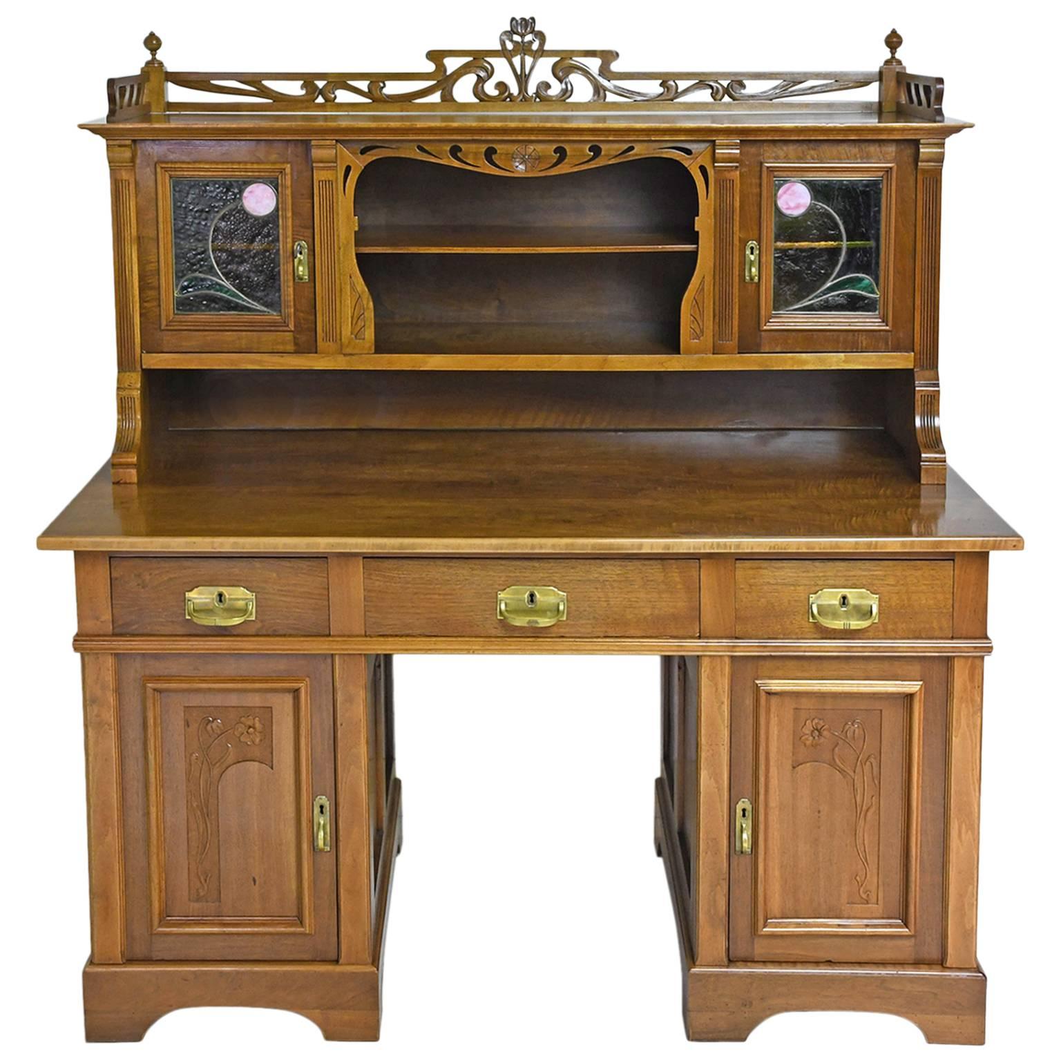 Scrivania a piedistallo in noce Art Nouveau con mobile superiore e Stained Glass, 1900 ca.