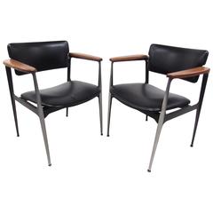Pair of Stylish Mid-Century Modern Armchairs 12