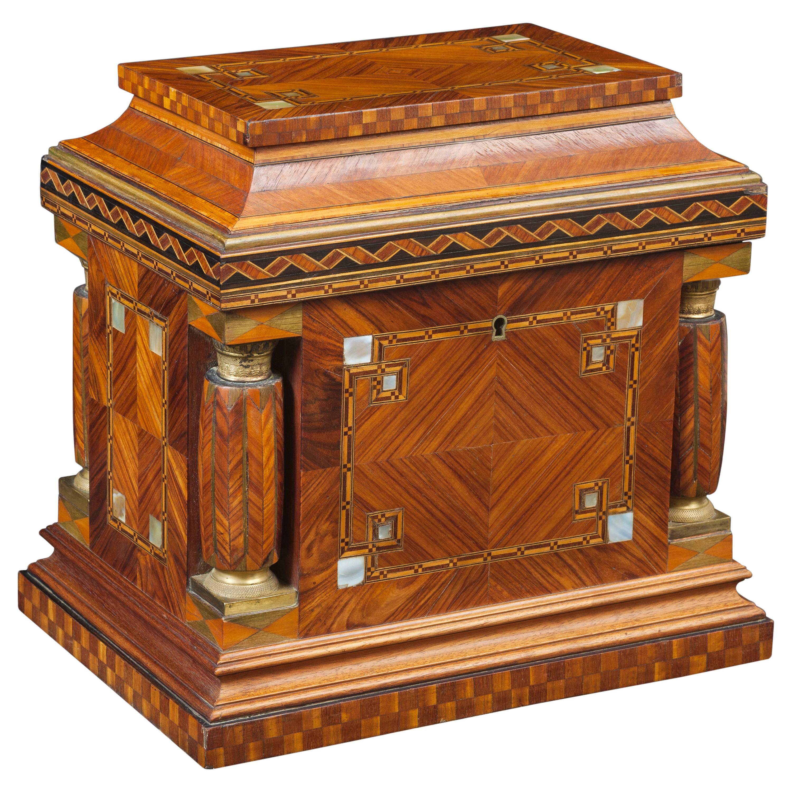 Jeweller box in Rosewood Marquetry with Mother Pearl Applications, circa 1930 For Sale