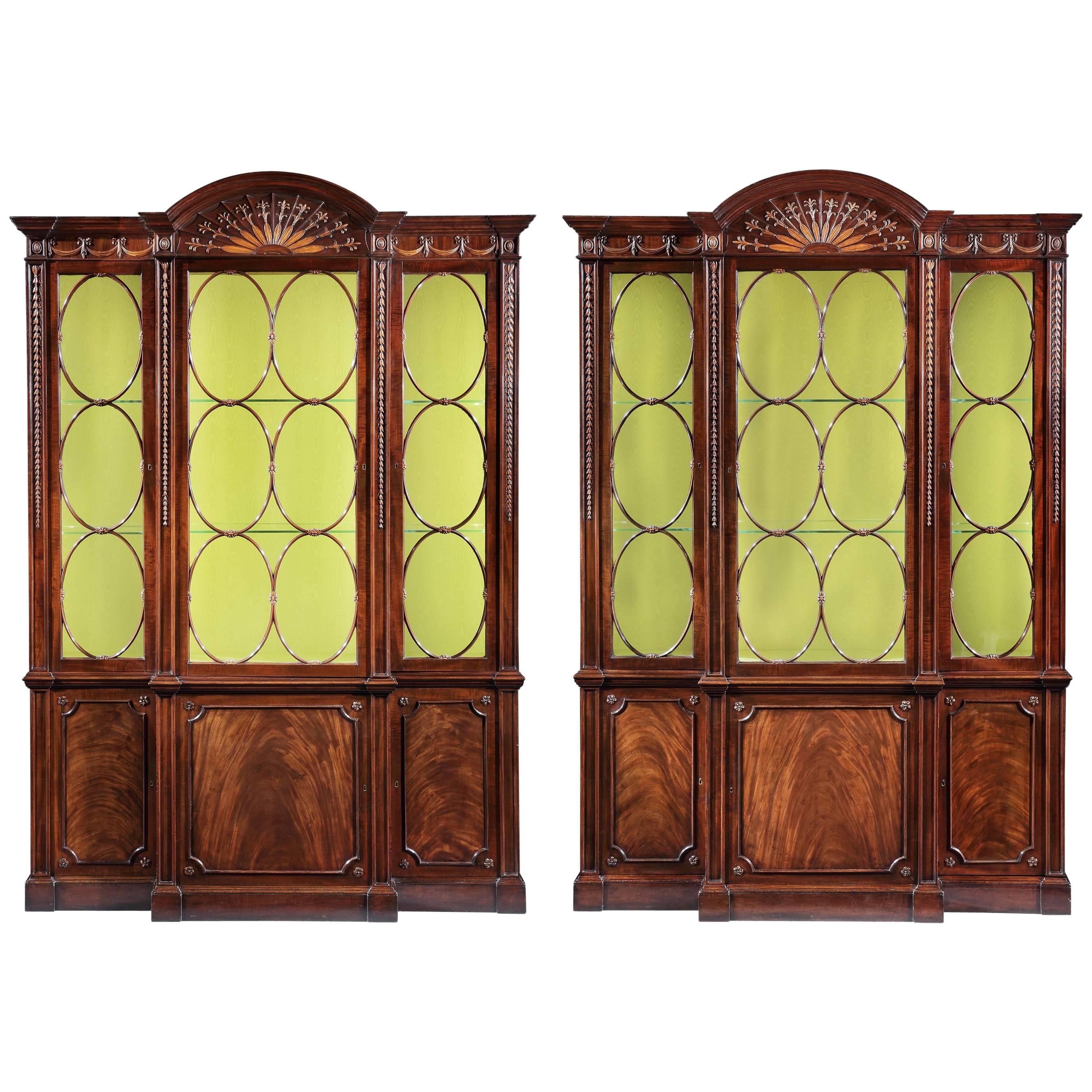 Pair of George III Mahogany and Boxwood Breakfront Library Bookcases For Sale