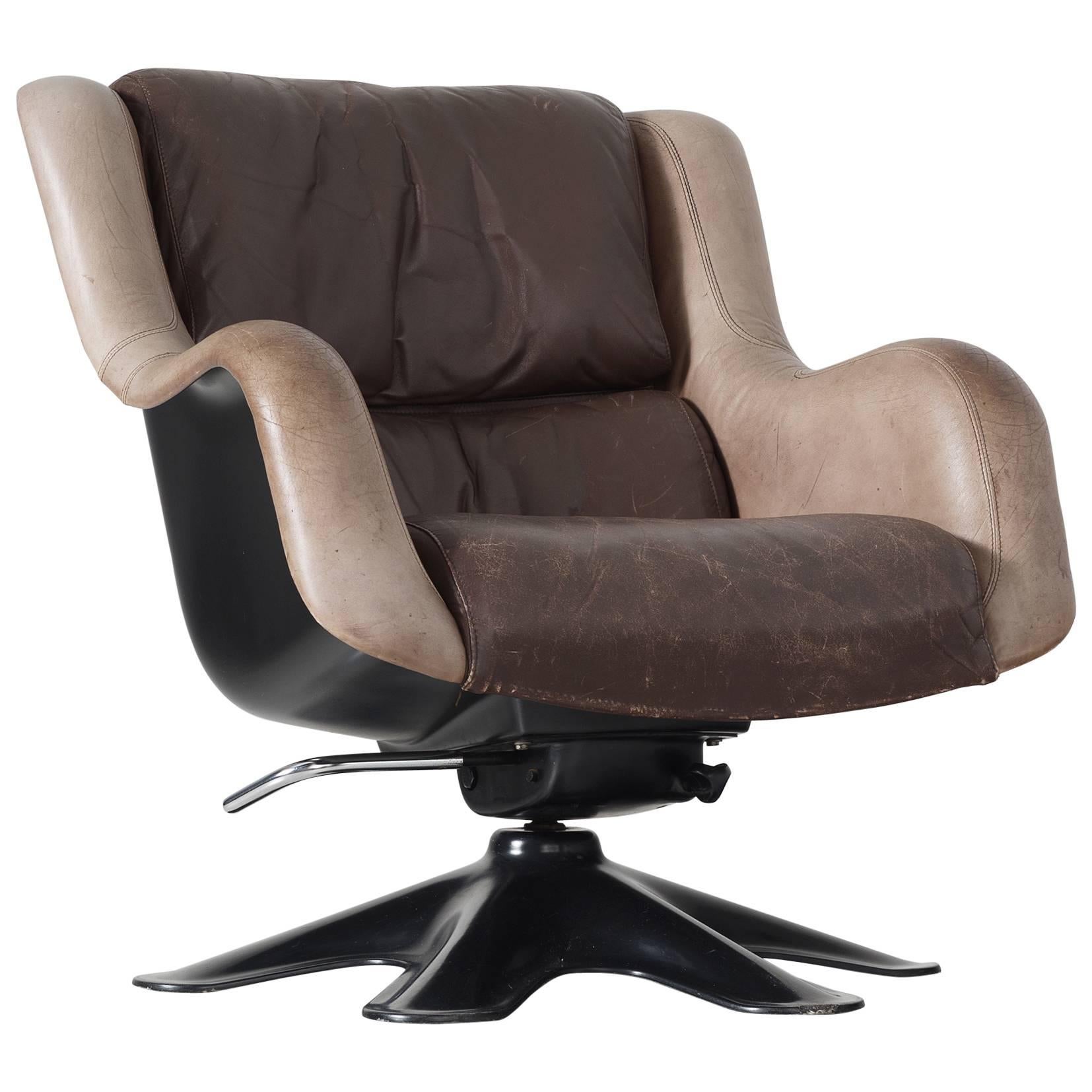Yrjo Kukkapuro 'Karuselli' Lounge Chair in Brown Leather Upholstery