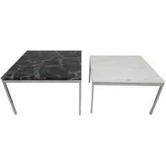Jolie paire de tables d'appoint Florence Knoll en marbre chromé mi-siècle moderne