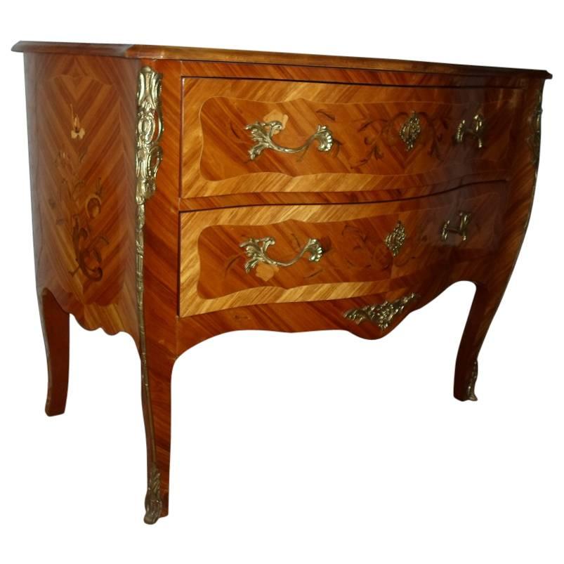20th Century Mahagony Chest of Drawers For Sale