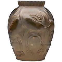 Vaso in vetro modellato Art Déco francese di Pierre D'Avesn, 1926 circa