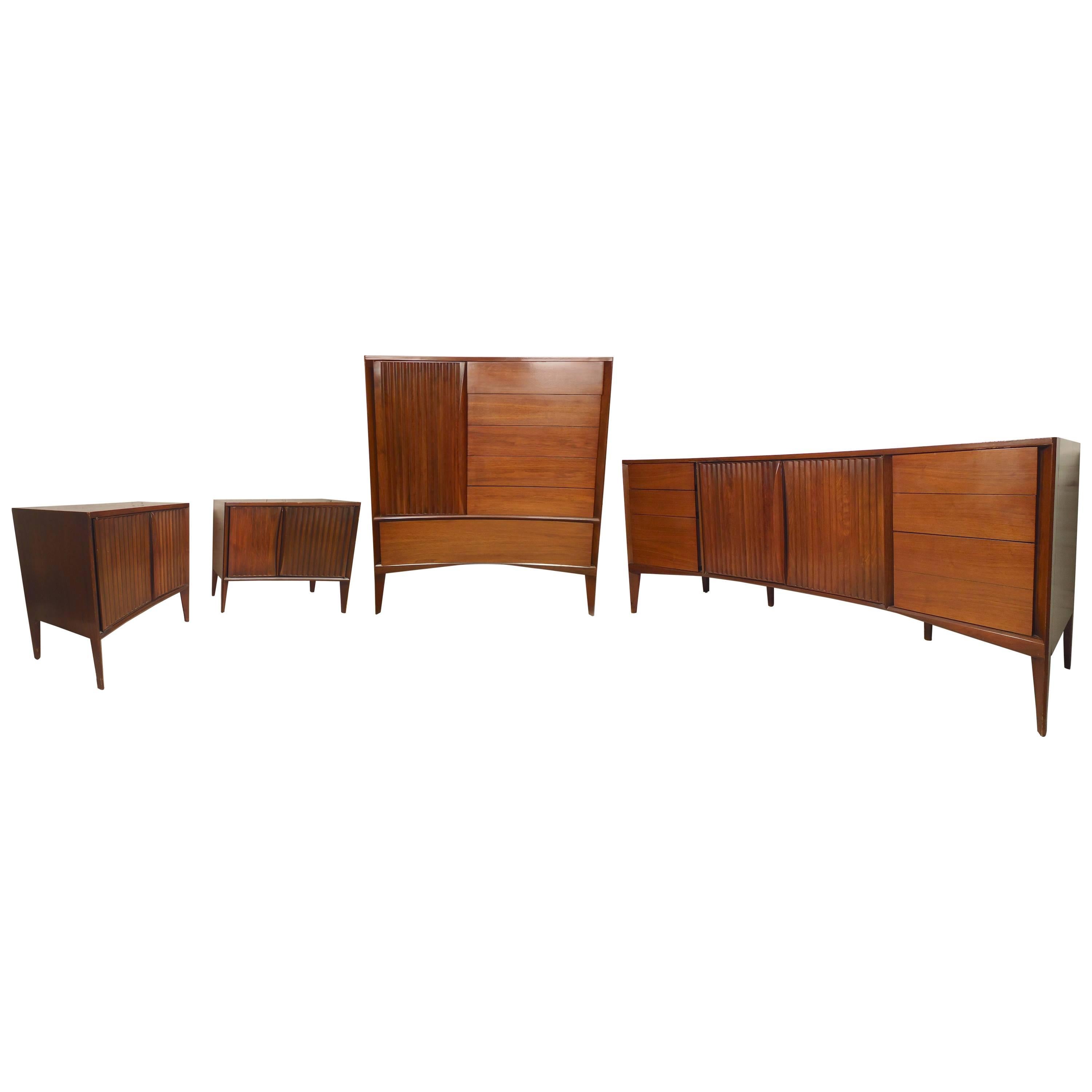 Impressive Mid-Century Modern Bedroom Set