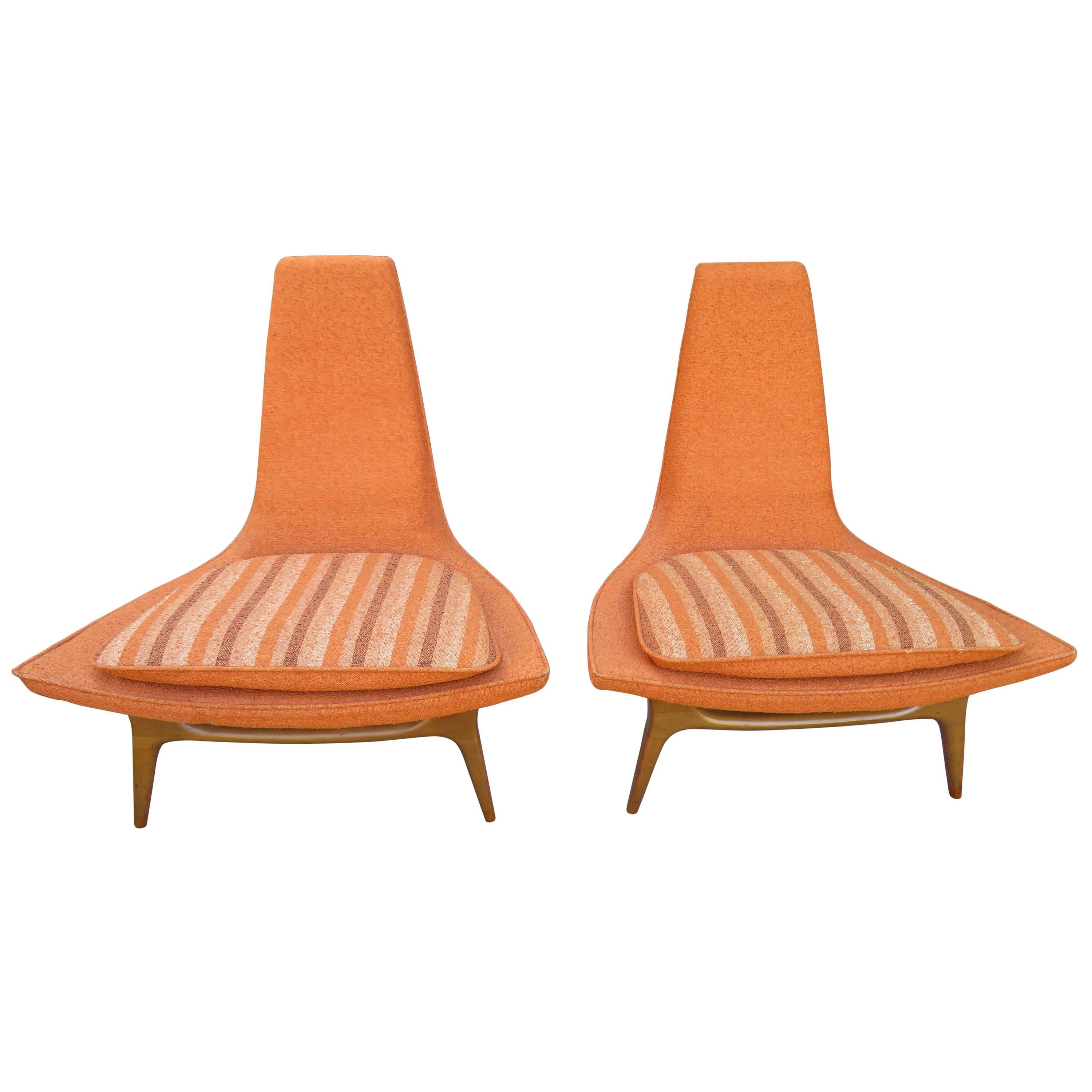 Fantastic Pair of Sculptural Walnut Lounge Chairs by Karpen, Mid-Century Modern