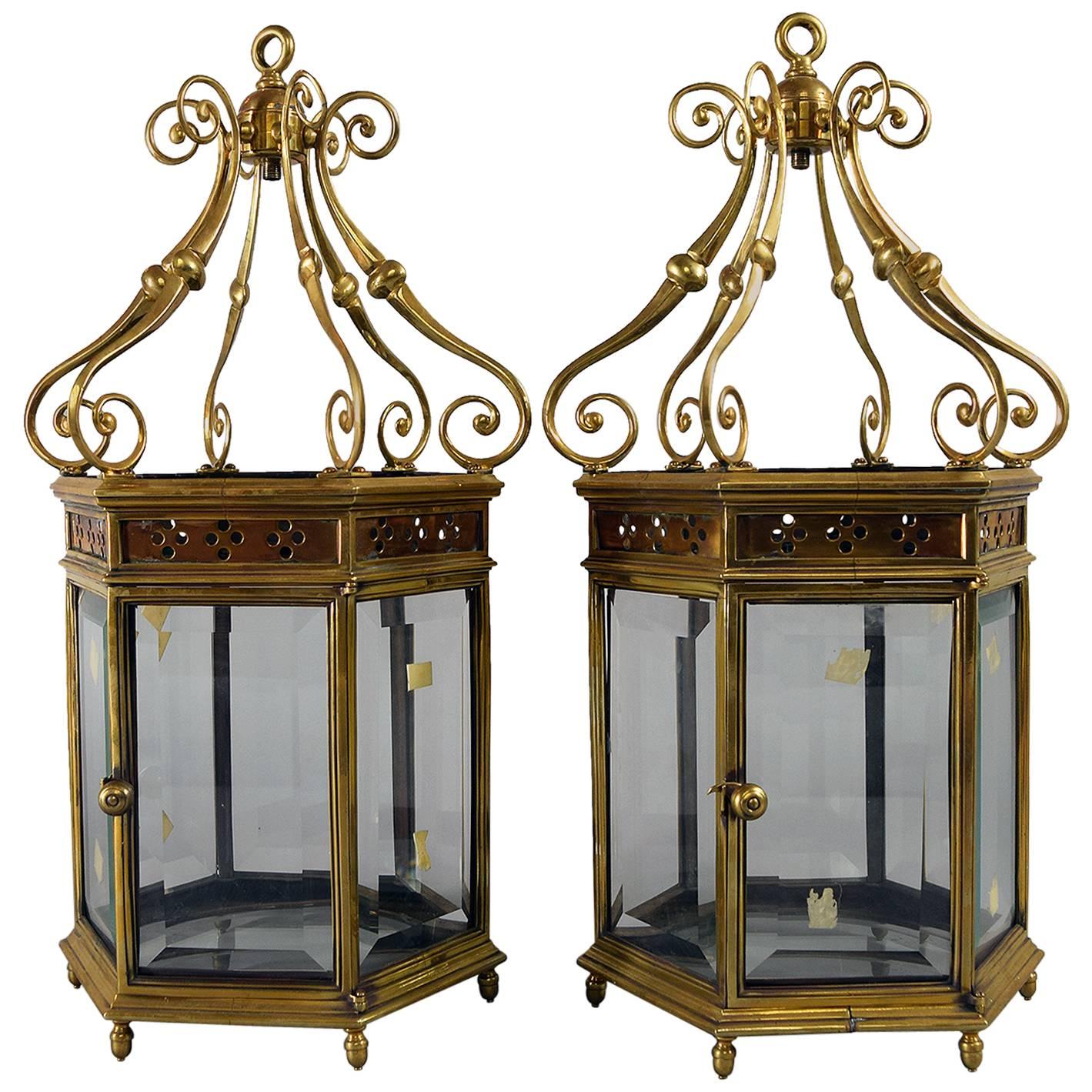 Fine Pair of English Brass Hexagonal Hall Lanterns For Sale