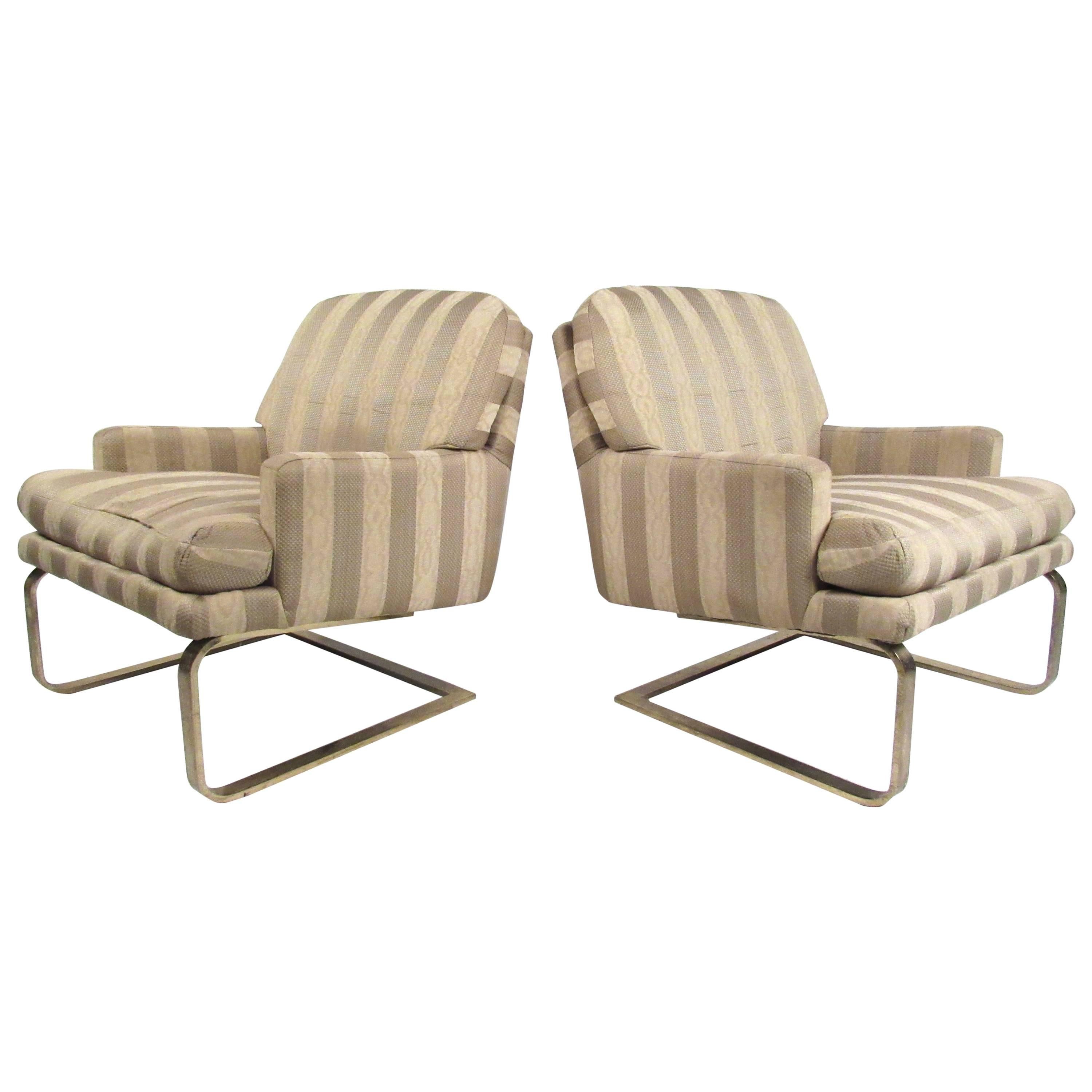 Pair of Mid-Century Modern Cantilever Lounge Chairs by Selig