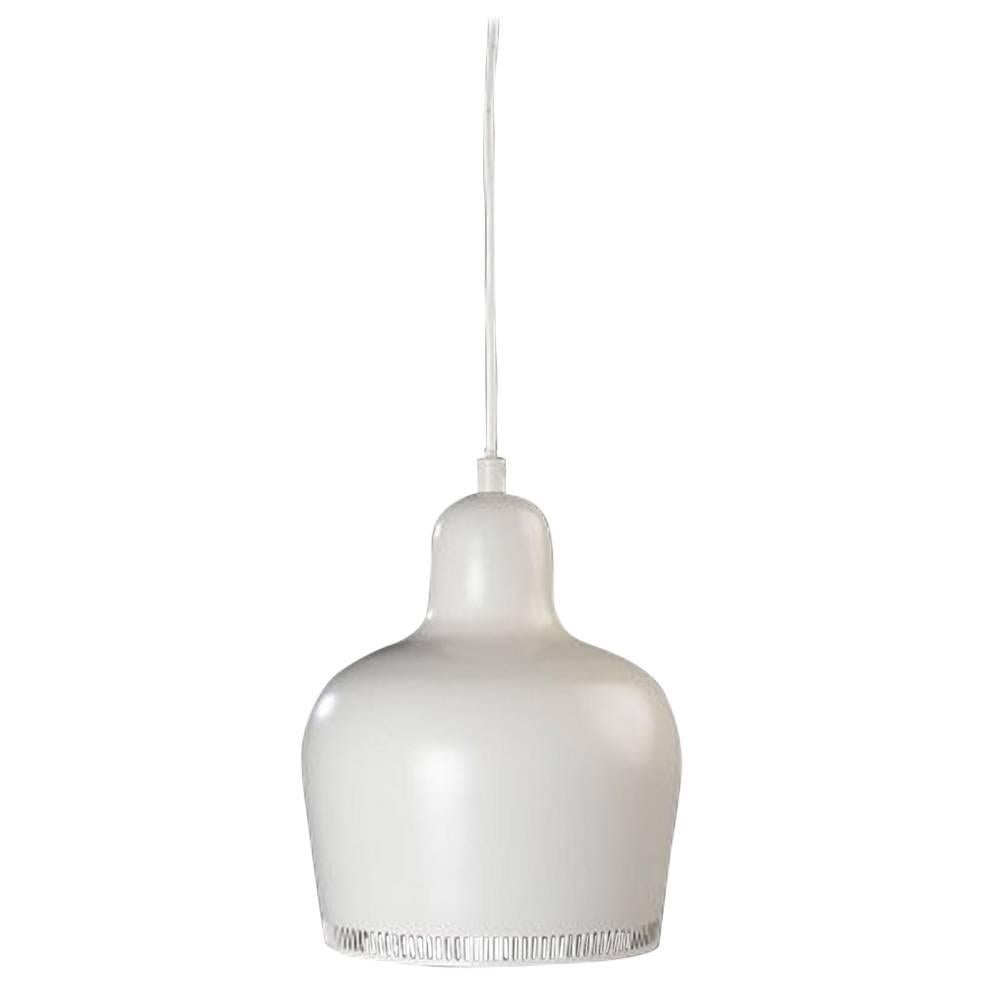 Lampe à suspension Alvar Aalto en acier peint en blanc, modèle A 330