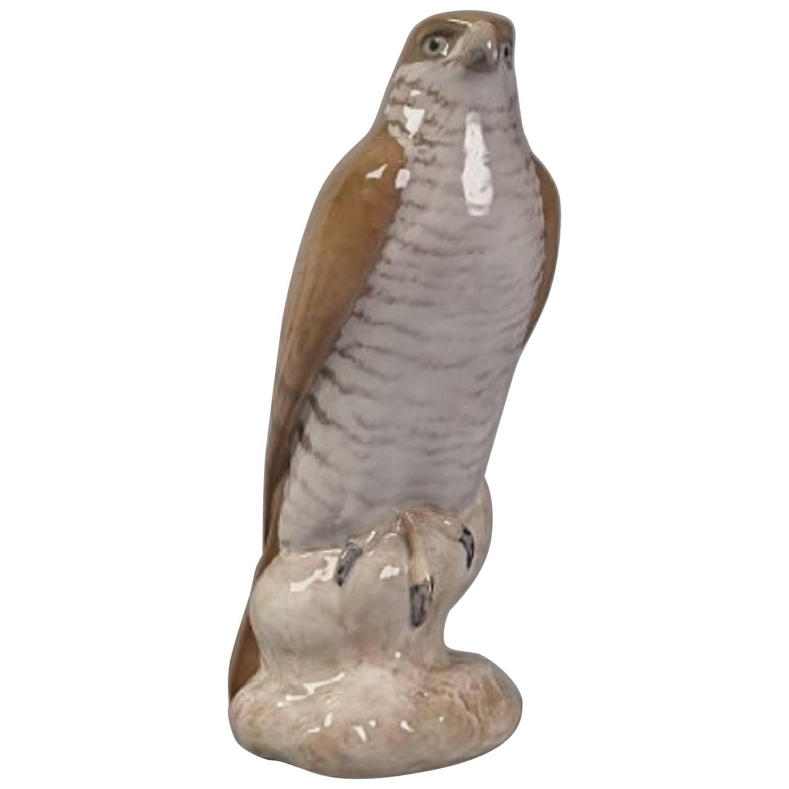 Großer Falcon von B&G, Figur aus Porzellan, Nummer 1892, entworfen von Niels Nielsen