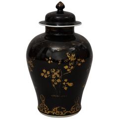 Chinese Kangxi Gilt Decorated Black Porcelain Vase with Lid 7