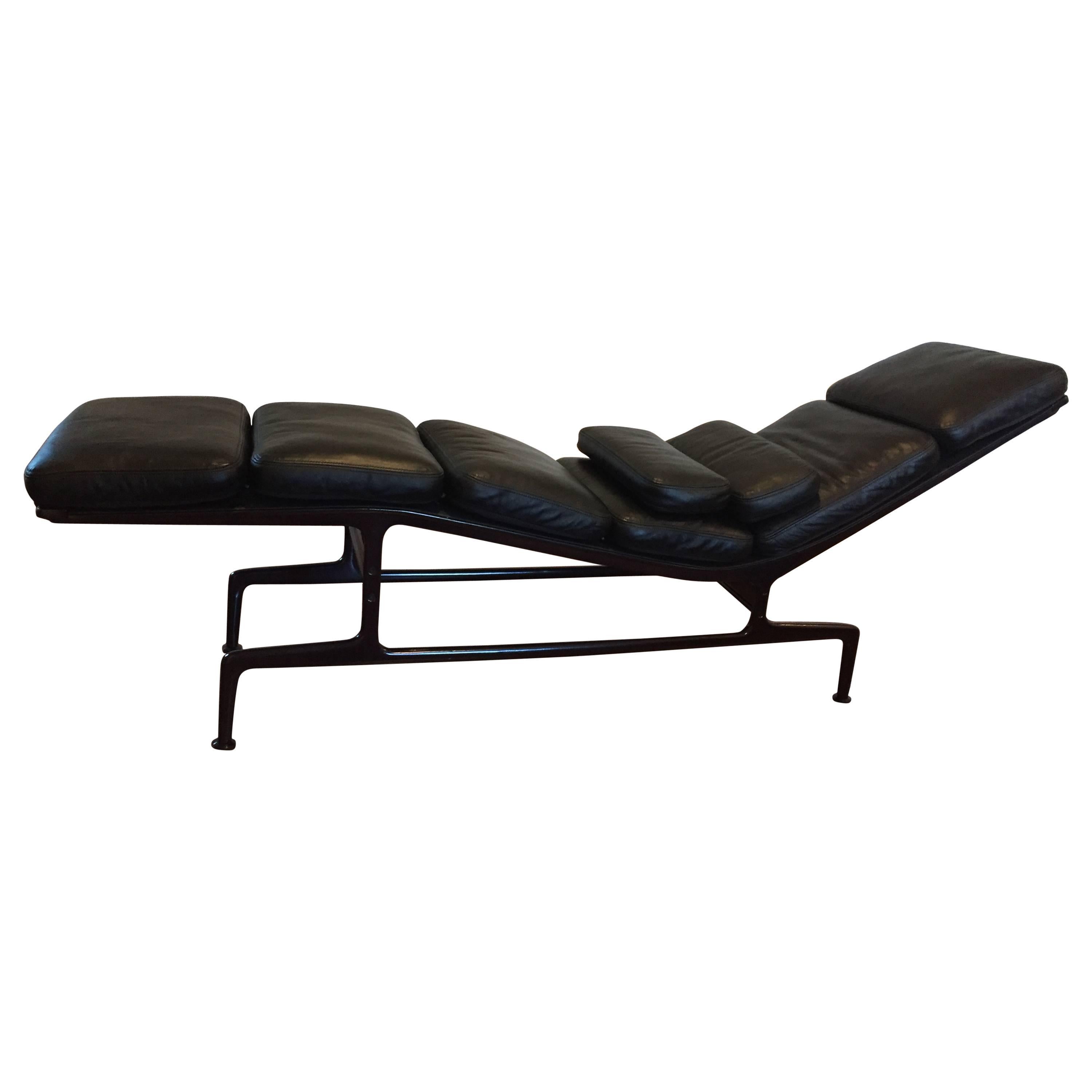 Eames for Herman Miller Billy Wilder Chaise Longue